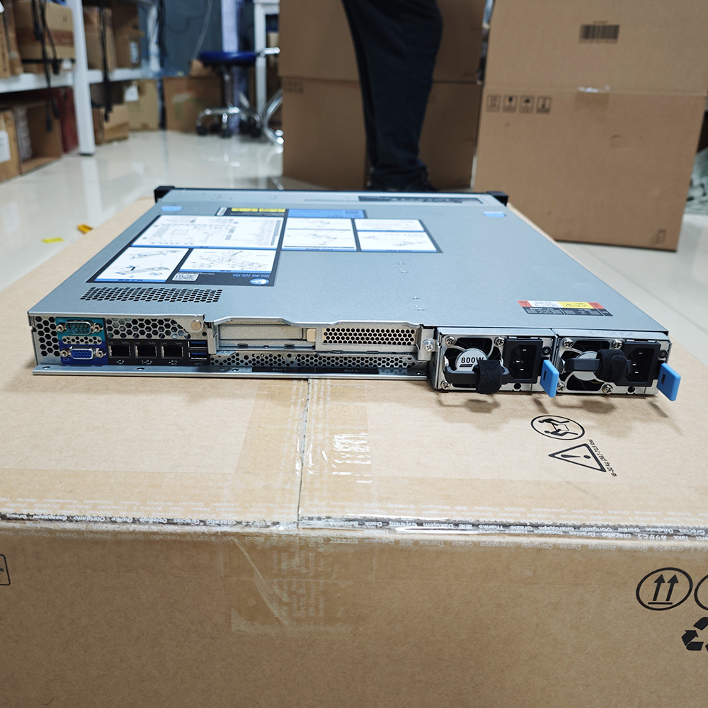 NEW ThinkSystem SR250 V3 258V3 1U Rack Server Intel Xeon E-2456 32GB DDR5 480GB SSD*2 800W*2 Power Supply in Stock