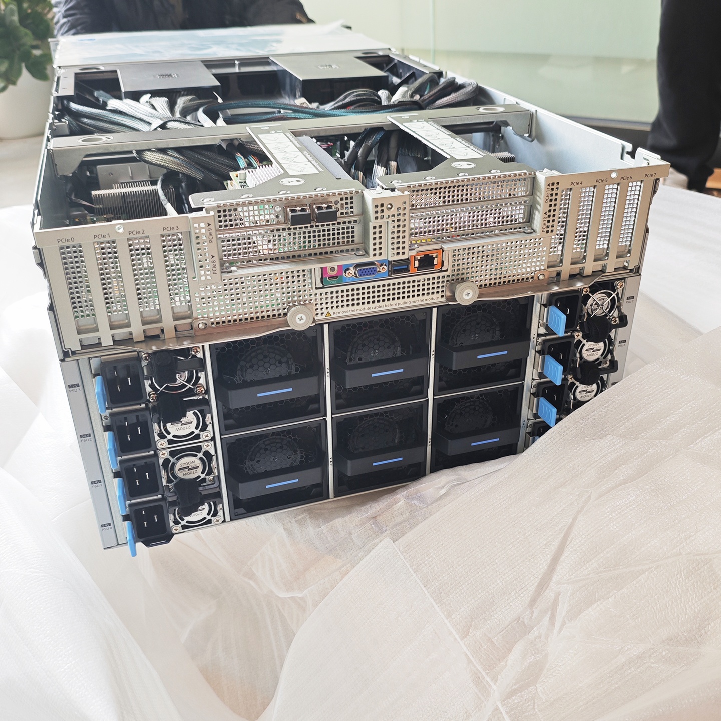 Professional Rackmount GPU Server NF5688M7 Supporting 8 OAM Modules for Large Language Model Training Deep Learning AI Computing