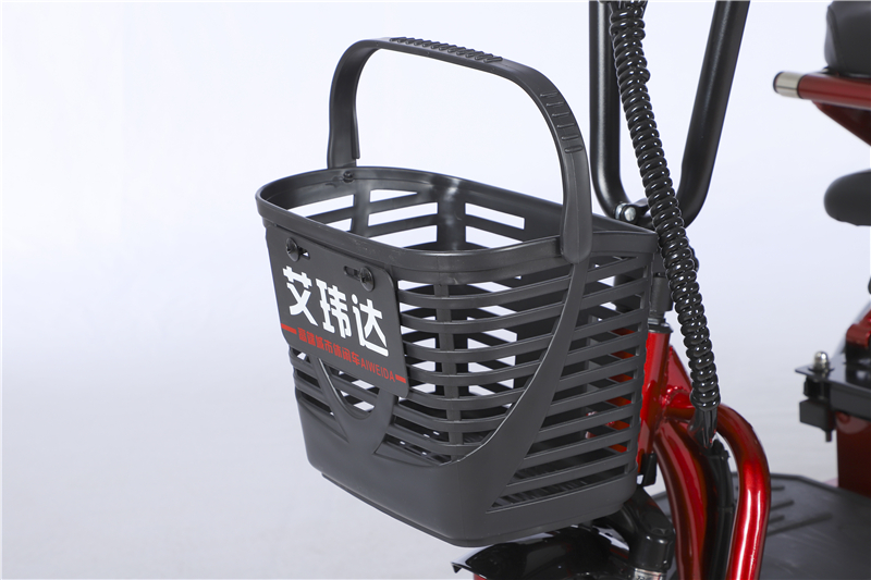Electric Three-Wheeler S1 tires and brakes