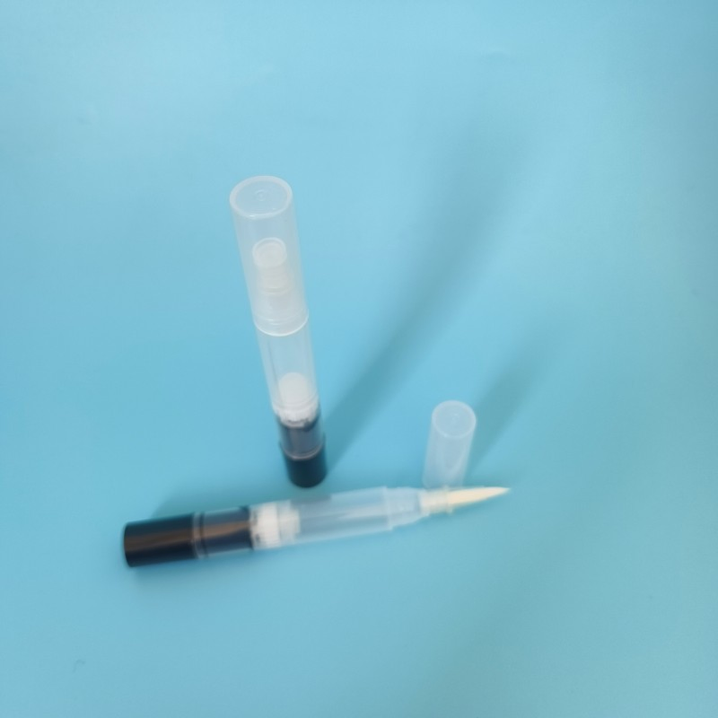 High Quality Fashionable 4ml Empty Lip Gloss Tube Nail Care