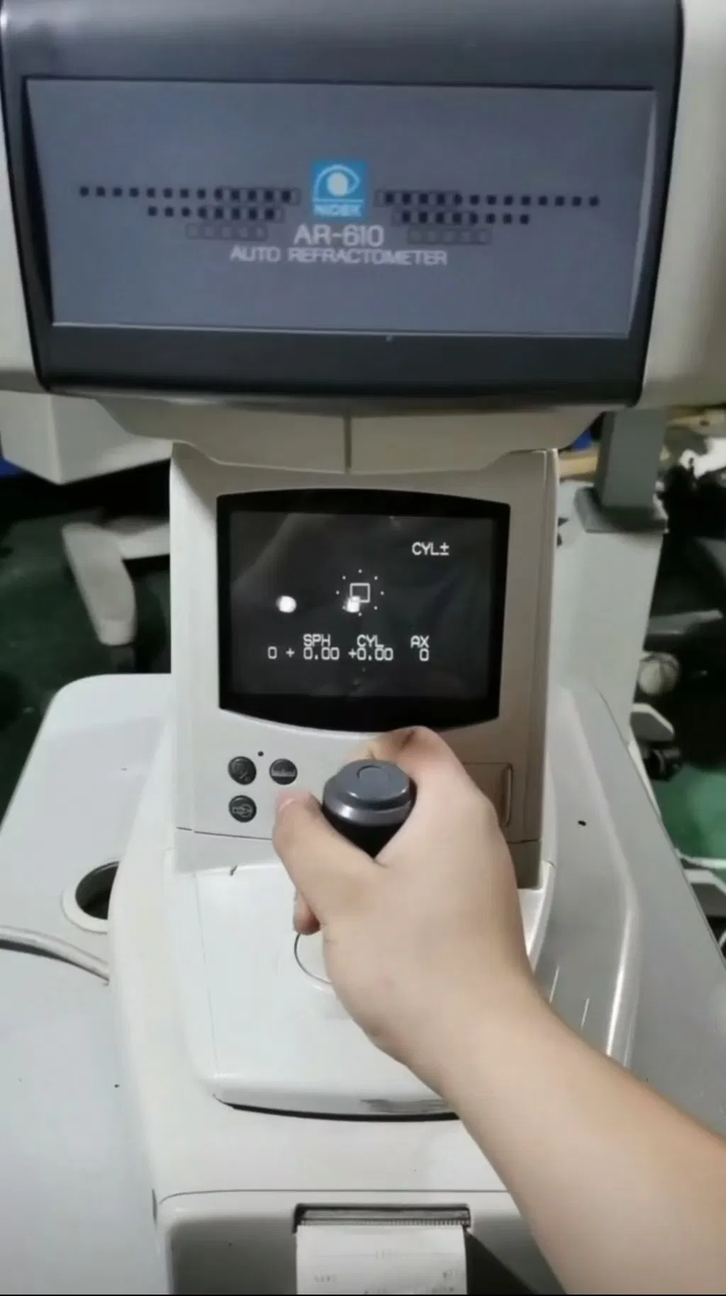 Auto Refractometer View 4