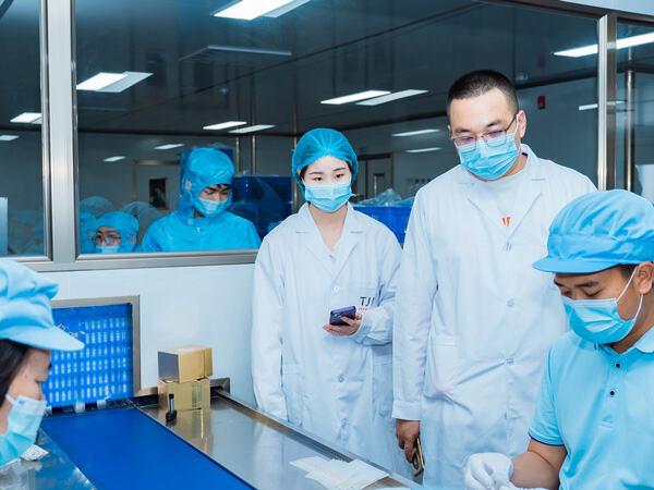 AJD Skincare Advanced Cleanroom and Smart Production Line — Cosmetics OEM Manufacturing