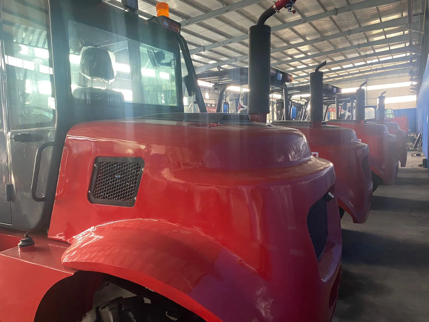 Gp-5ton 4WD Rough Terrain Forklift All-Terrain Diesel Powerhouse 50° Gradeability for Construction &amp; Lumber Yards of Factory