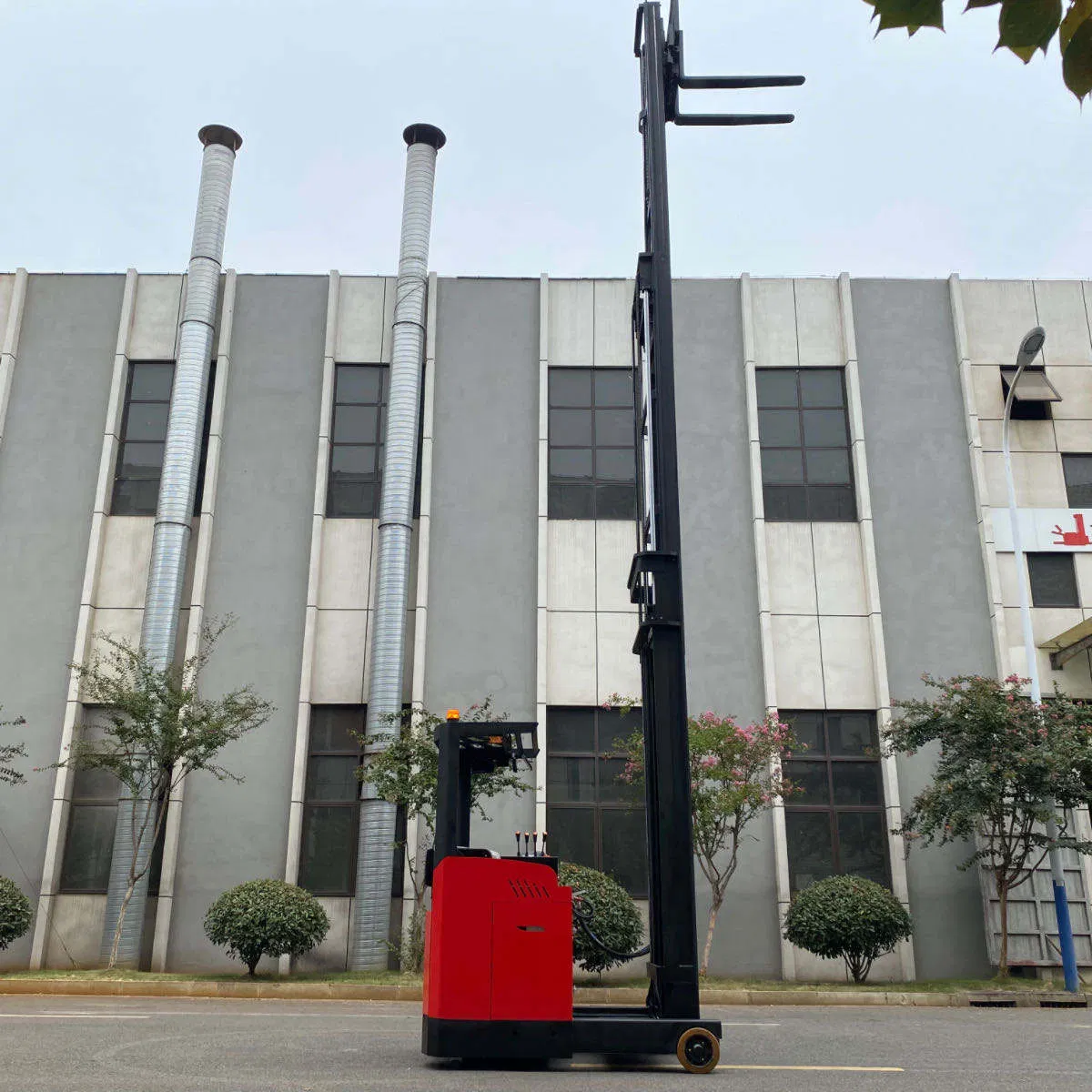 1.5t Electric Reach Truck Warehouse Narrow Aisle Seated Type Forklift