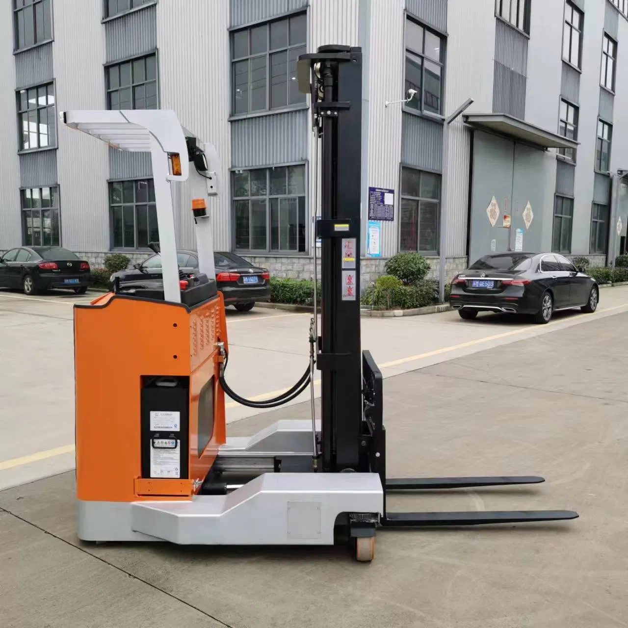 Reach Truck Side Loader Stacker Electric Pallet Truck Reach Stacker Electric Pallet Truck Electric Multi Directional Forklift All Directions Forklift
