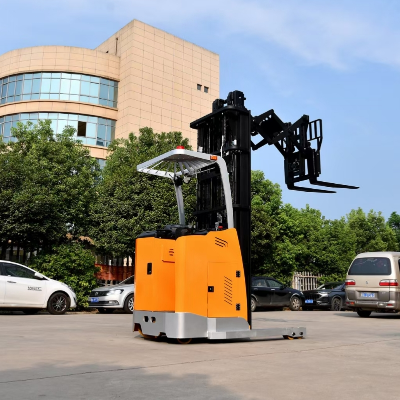 Narrow Aisle Three 4 Way 1.8t Pallet Stacker Reach Truck for Sale