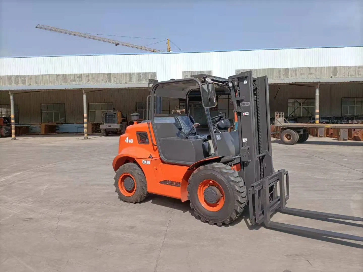 3 Ton/3000kg All Rough Terrain off Road 4X4 Forklift Yanmar and Cummins