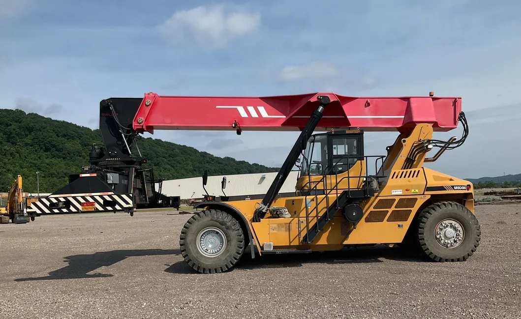 Reach Stacker Detail 5