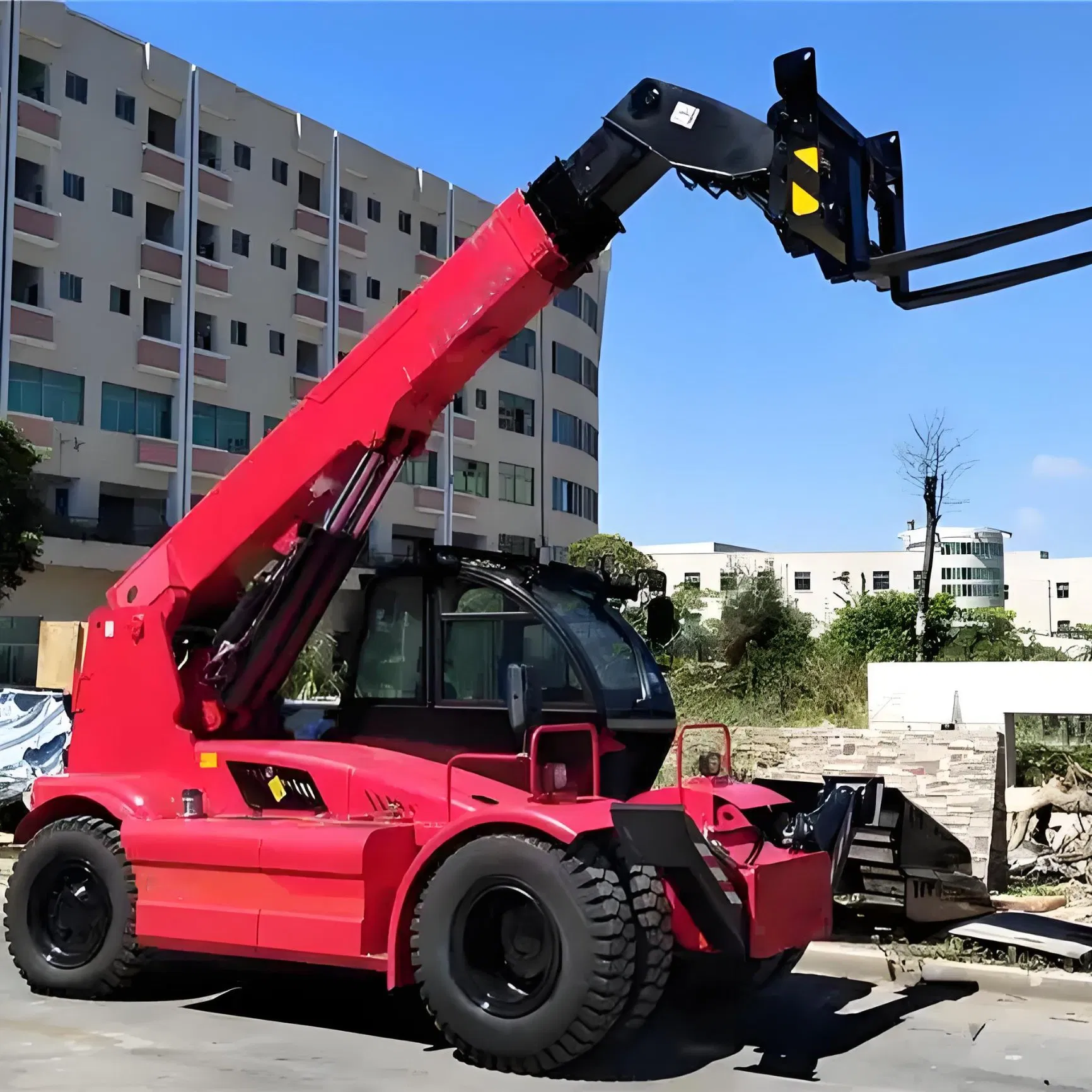 China High-Strength Telescopic Boom Forklift Truck for Ports