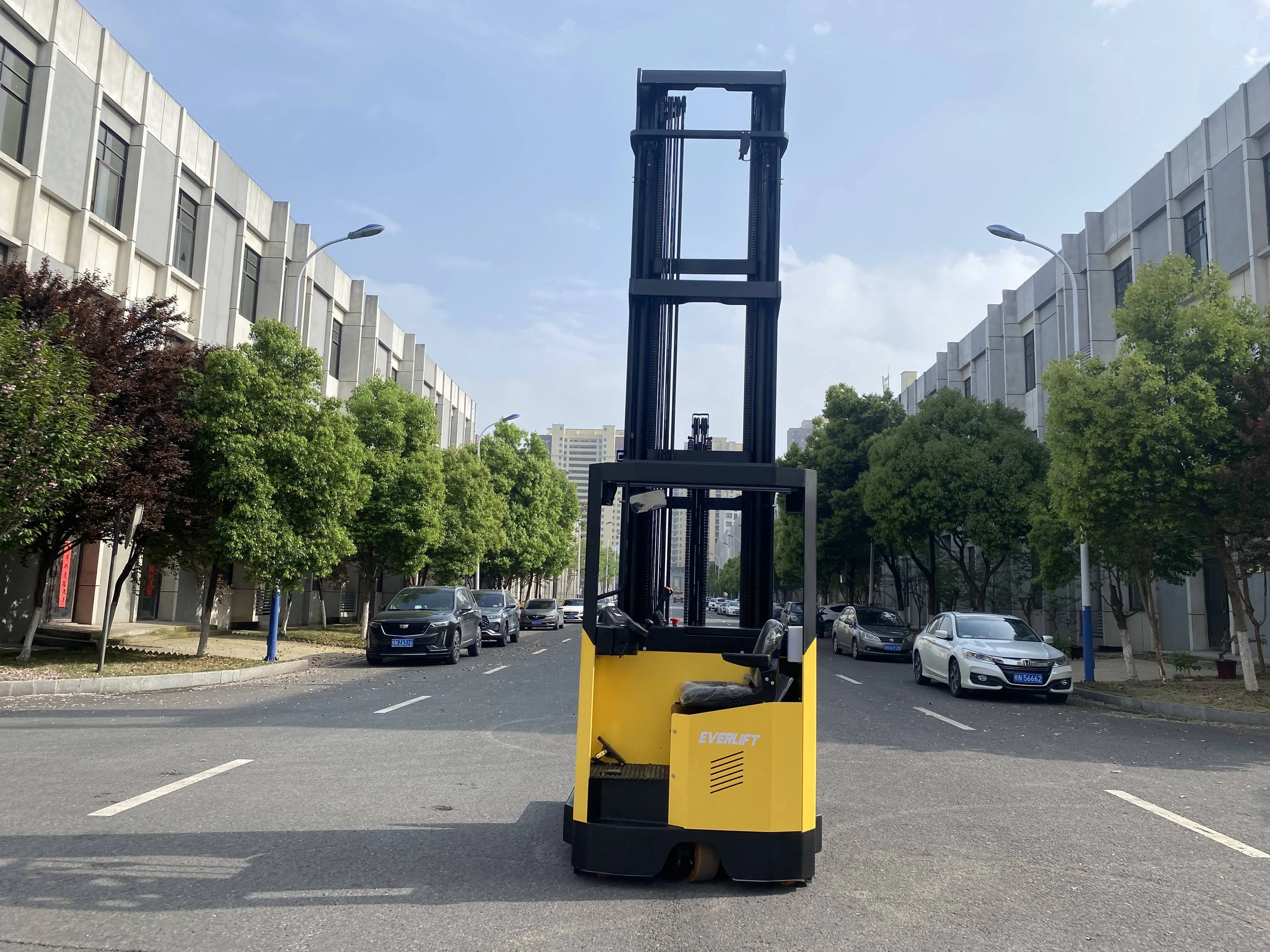 12m 13m 14m Top Lifting Electric Reach Truck