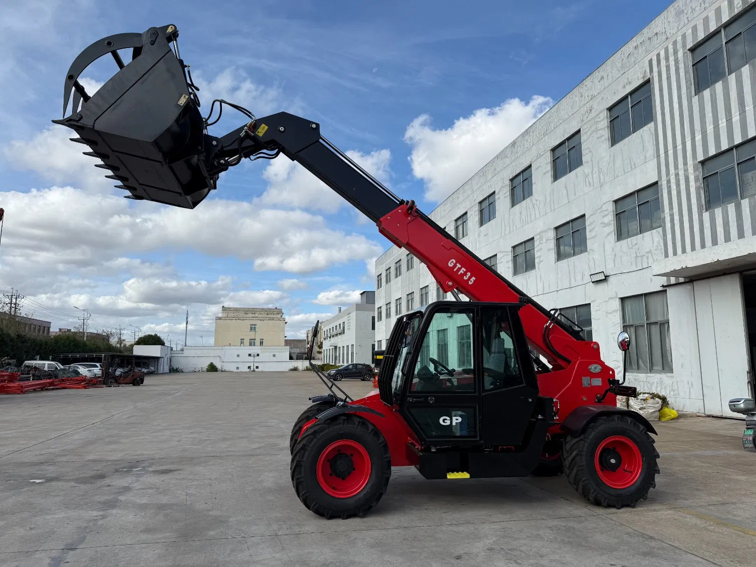 3.5t Rotating Grab Telescopic Handler: Cummins Powered for Dynamic Material Processing.