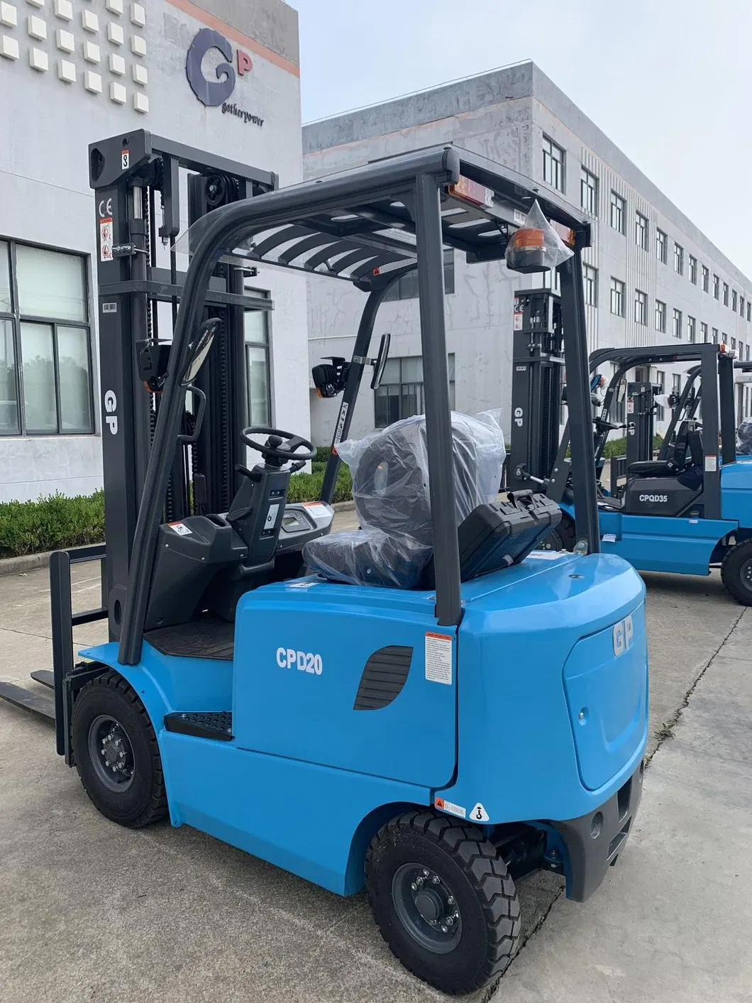 Electric Forklift 2