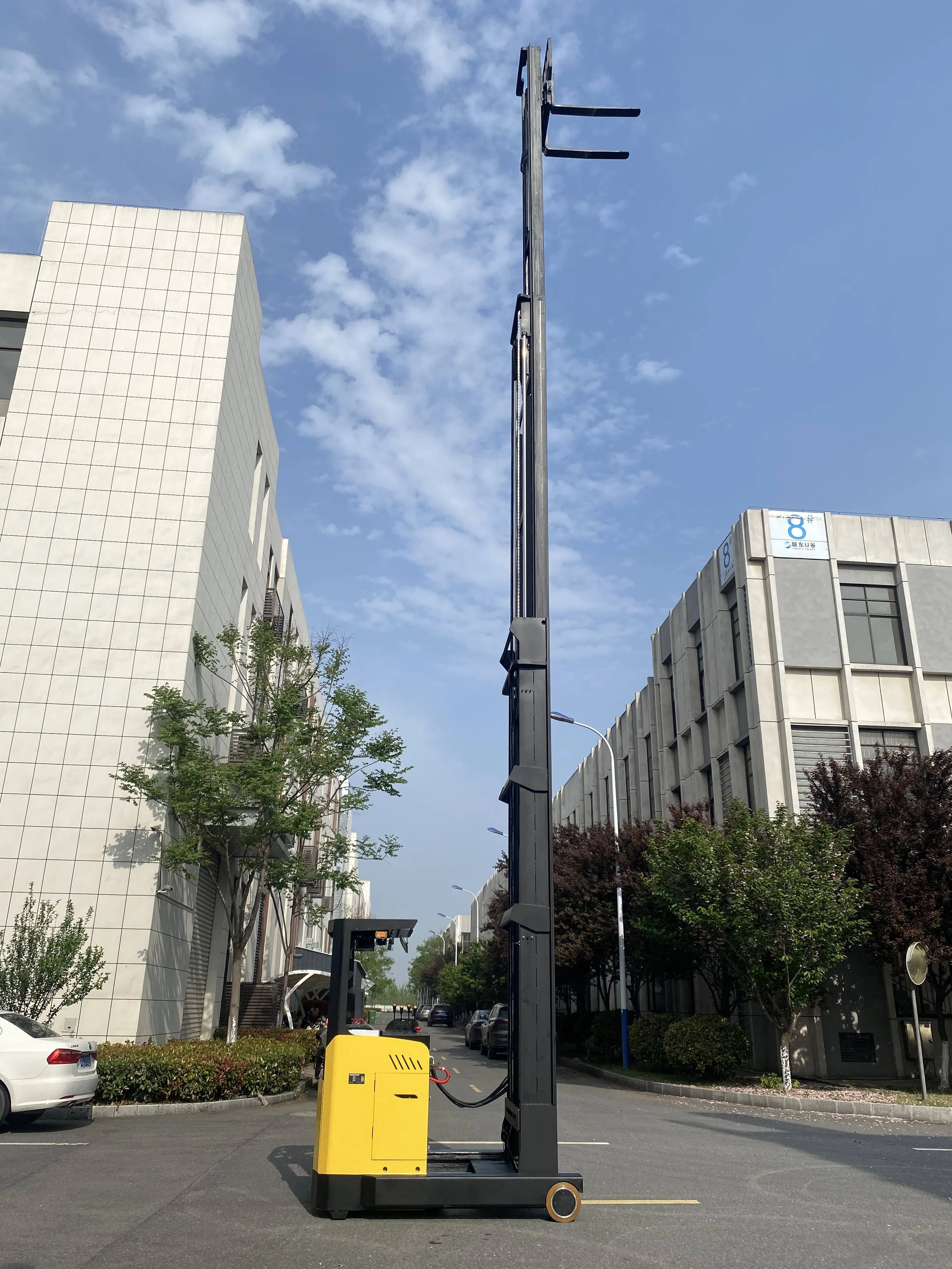 12m 13m 14m Top Lifting Electric Reach Truck