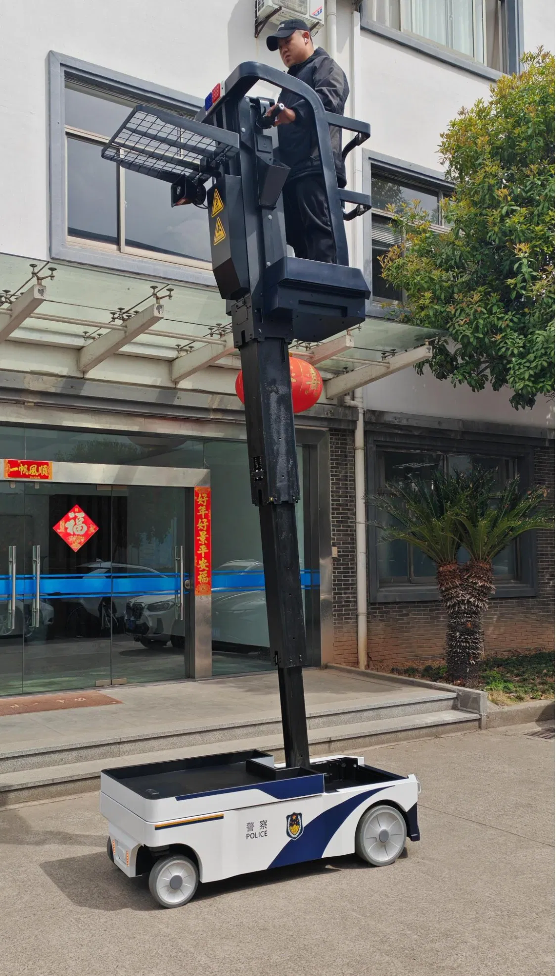 Easily Assembled High Precision Space - Saving Electric Order Picker for Warehouse Market Mobile Table