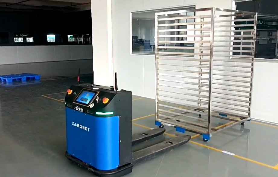Automated Guided Vehicles with Customizable Load for Efficient Operations