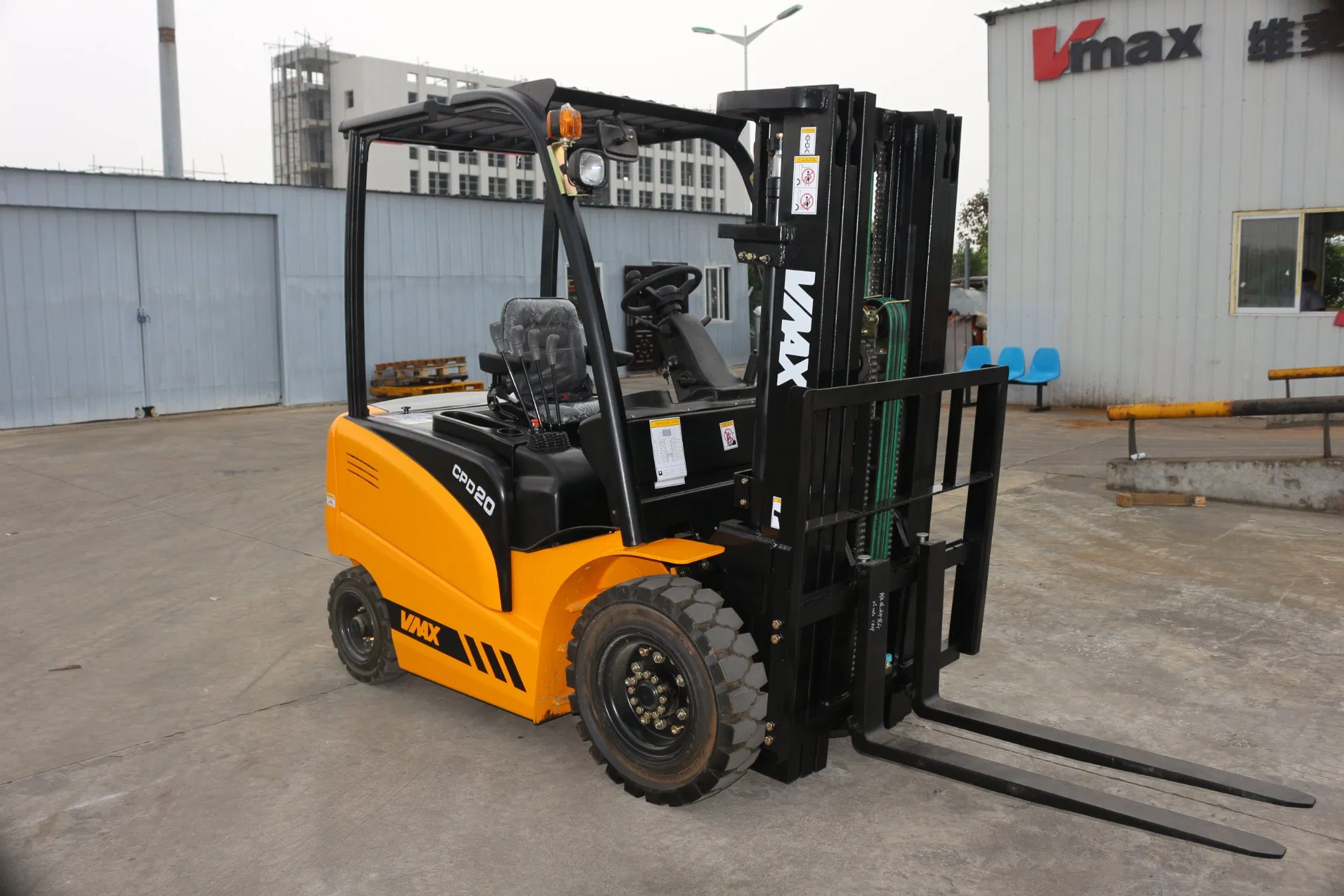 Vmax 1.5 1.8 2 2.5 3 3.5 Ton Electric Battery Reach Forklift Truck