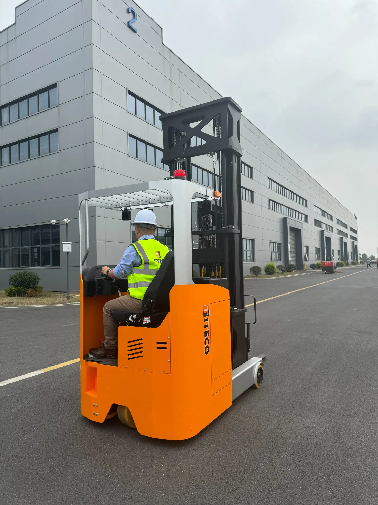 Electric Pallet Forklift 1.5t 2t 3t Electric Pallet Truck Side Loader Order Picker for Warehouse and Container Electric Reach Truck Forklift