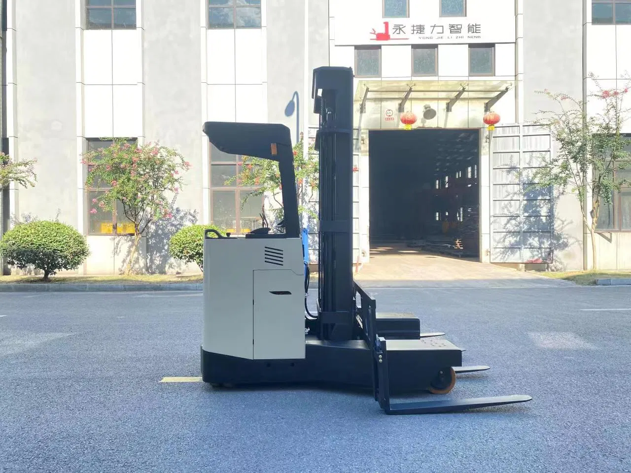 Multi-Directional Narrow Aisle 3.0t 3.5t Four Way Reach Electric Truck Forklift