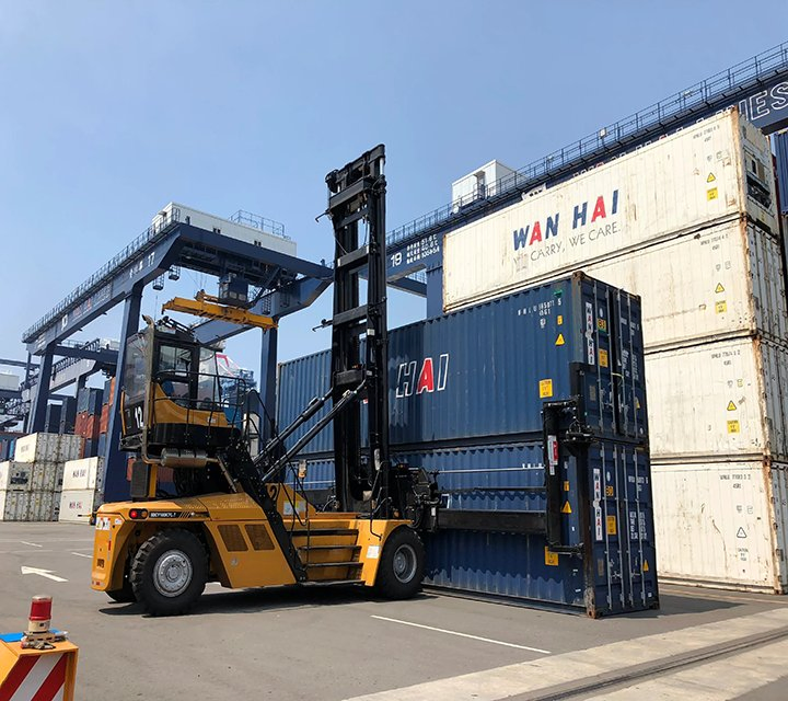 Heavy Duty 9t Container Handler Sdcy90K7h1c Single Empty Container Handler with Reinforced Mast Structure on Sale