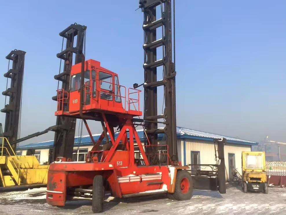 Large Forklift China 9ton 8 Layers Empty Container Handler Xch908K