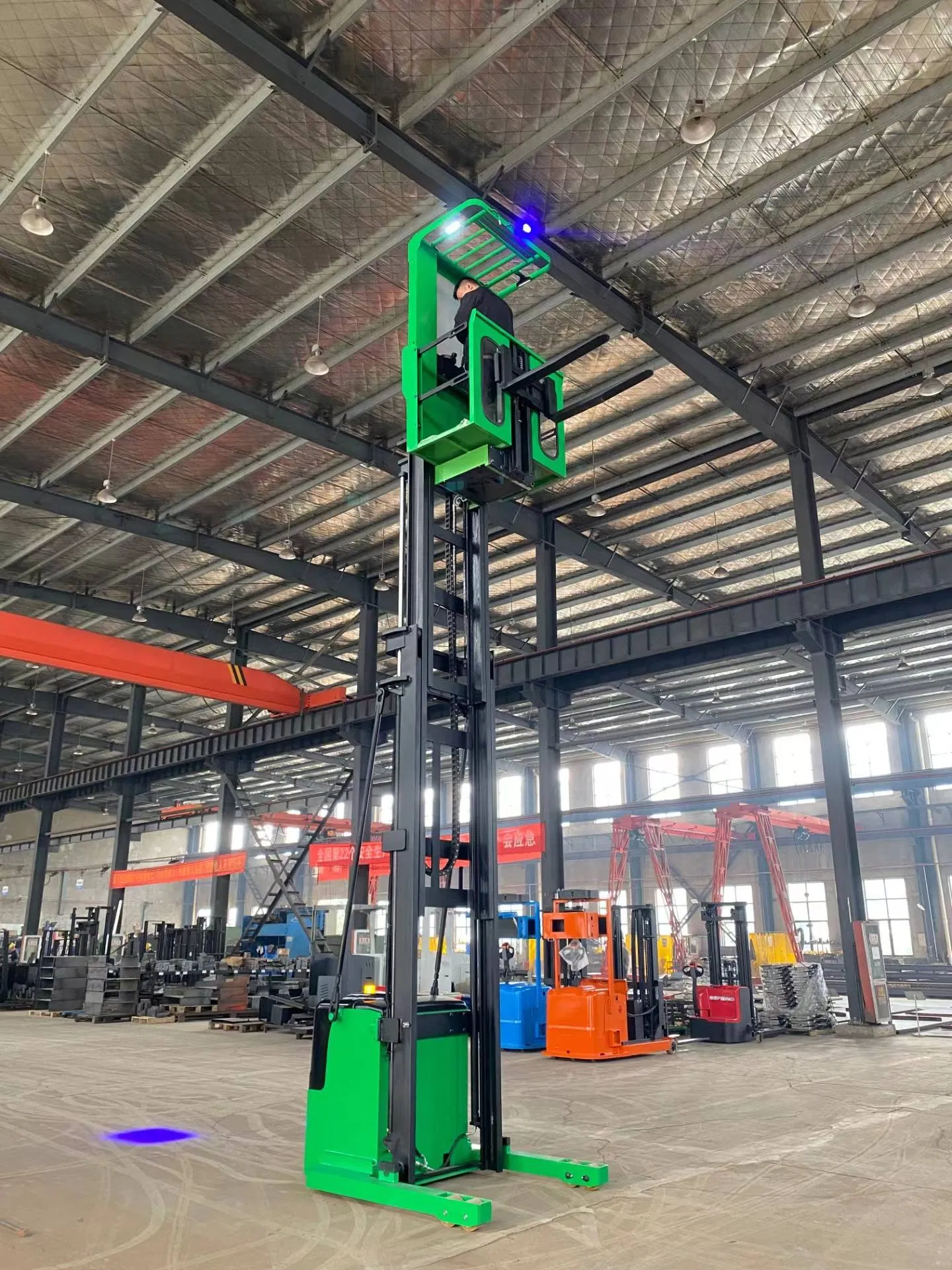 1t 1.5t Full Electric Self Proelled Order Picker with Lift 6m 9m