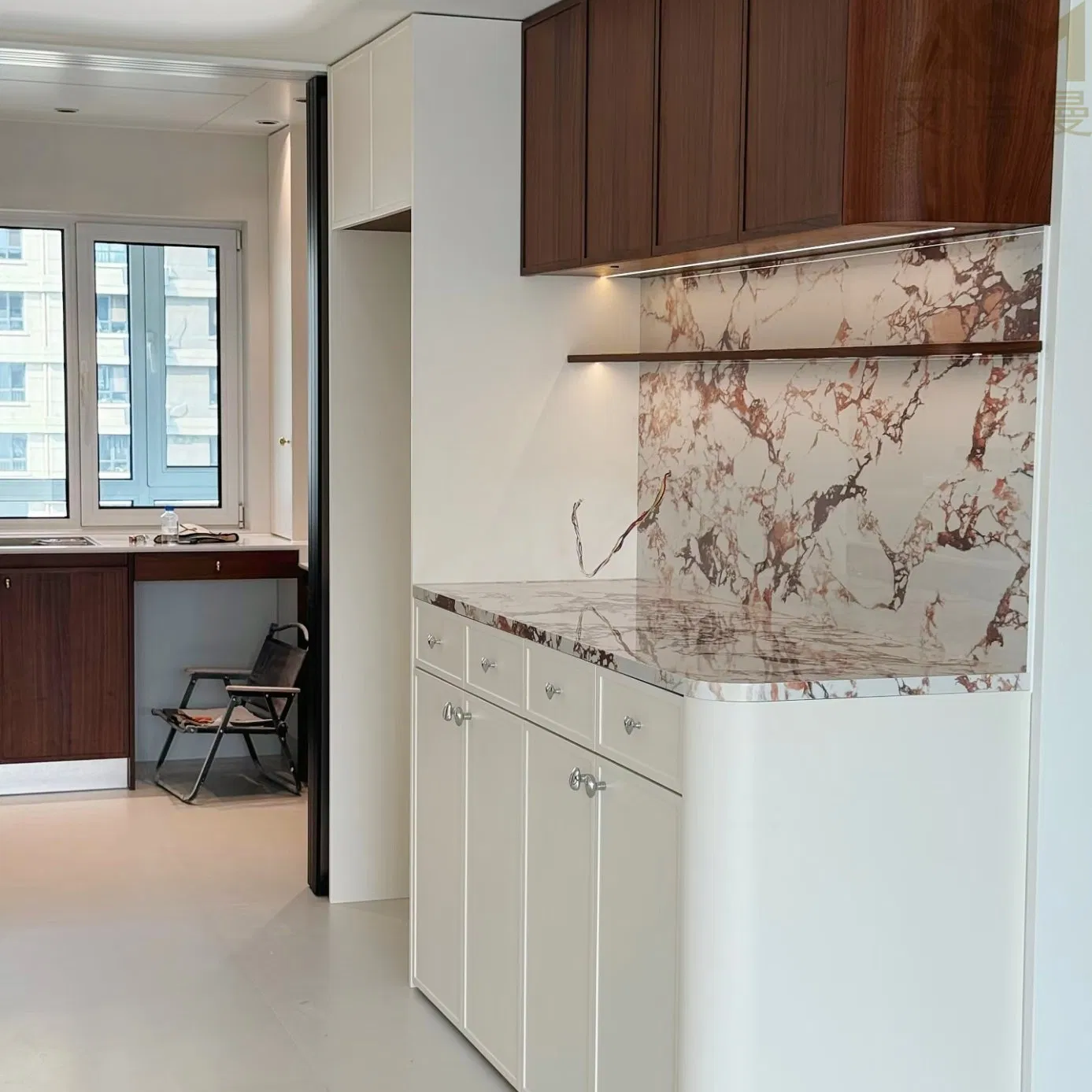 Easy-Assemble Customizable Moisture-Proof Sideboard for Dishes Storage