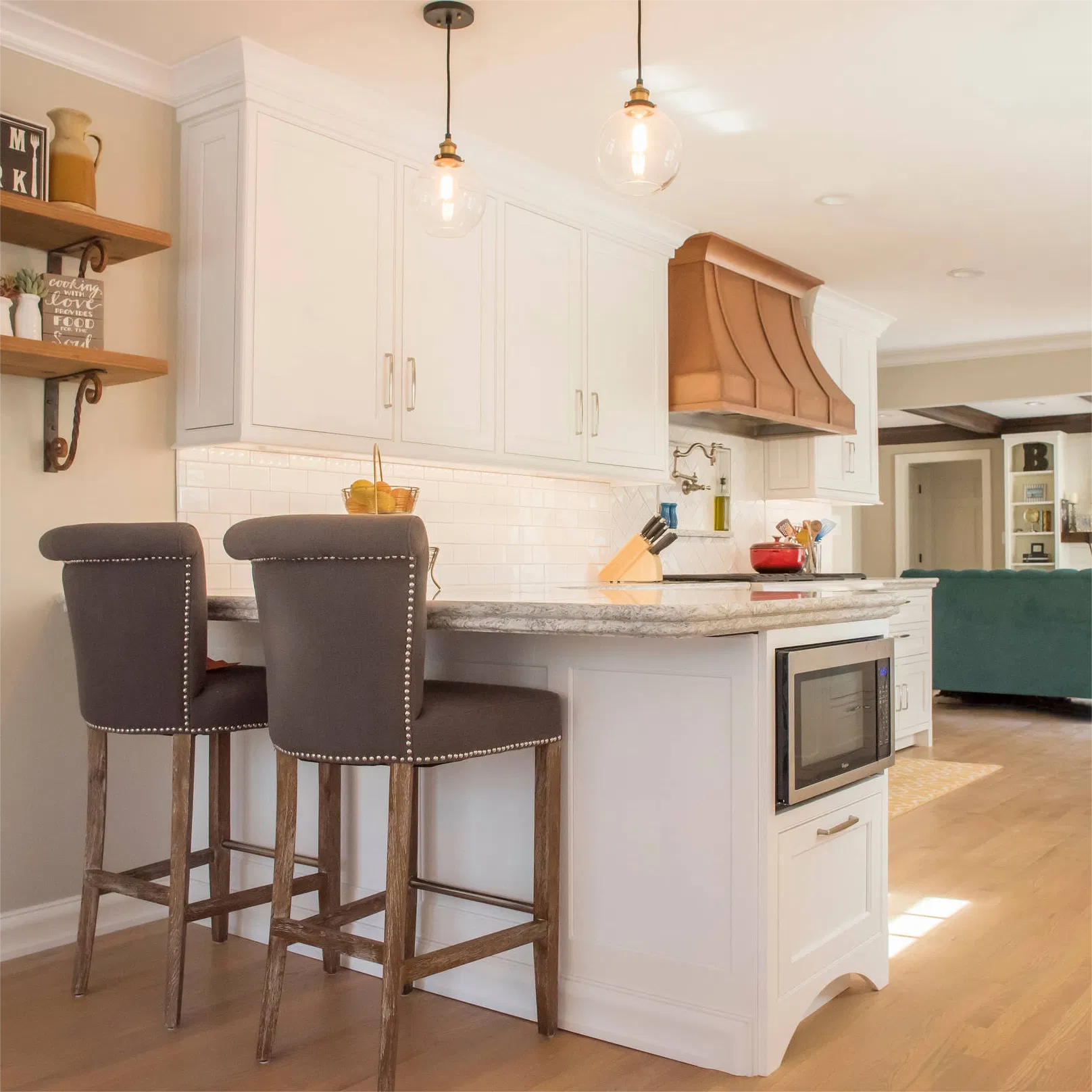 Cbmmart American Style Luxury Design Pantry Cupboards Solid Wood Kitchen Cabinets