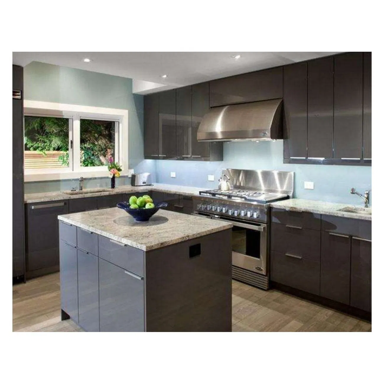 Modern Laundry Room Cabinet China Supplier