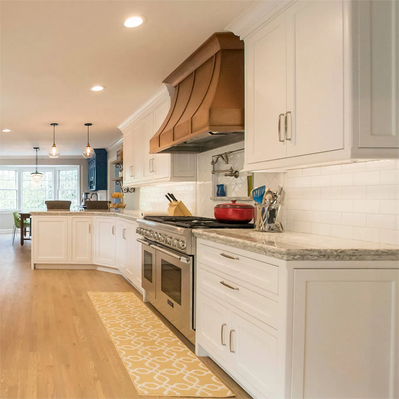 Cbmmart American Style Luxury Design Pantry Cupboards Solid Wood Kitchen Cabinets