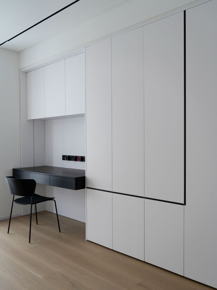 Stylish Versatile Wooden Bookcase for Home Office Organization