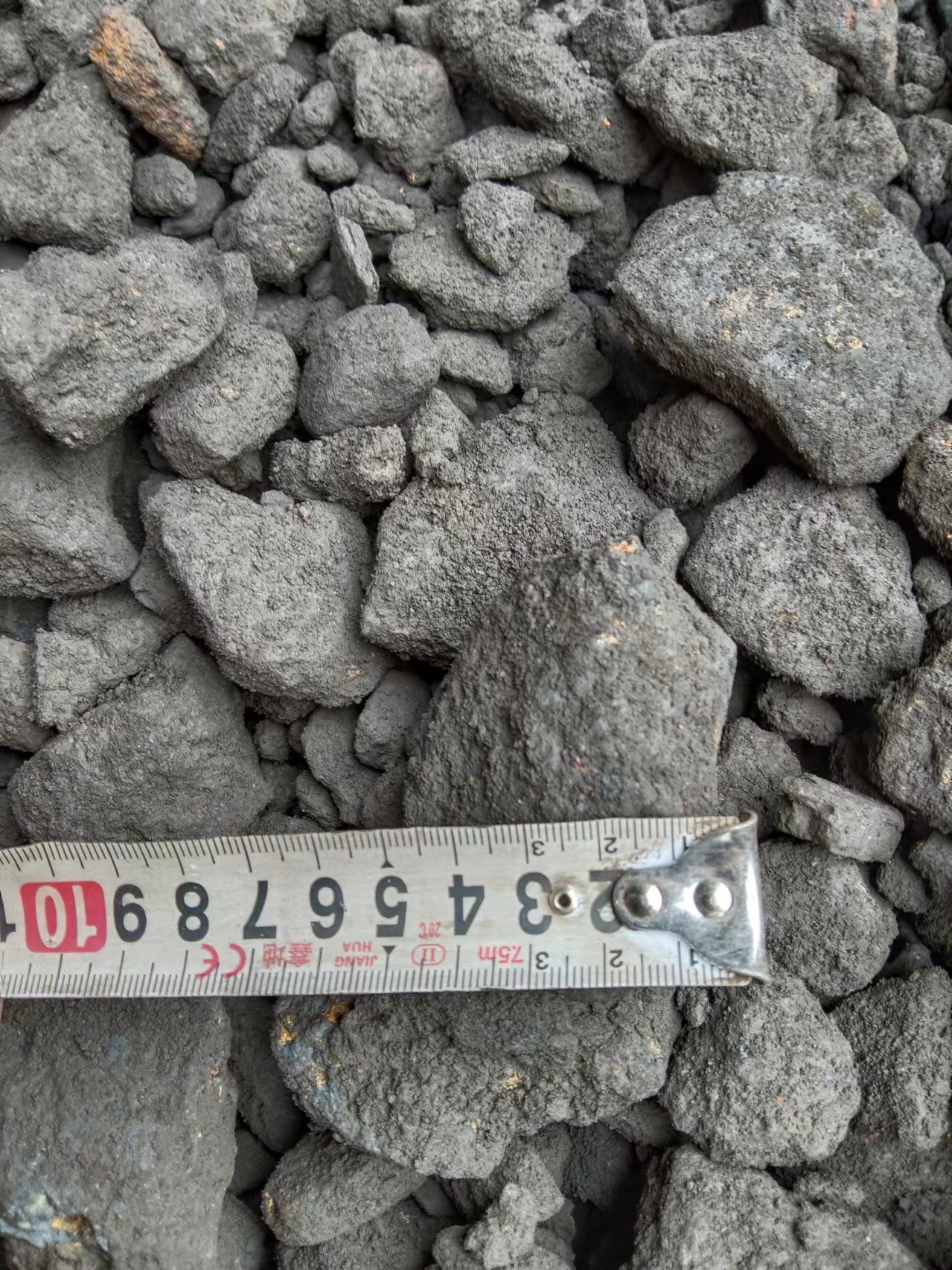 Hot Selling Industrial MnO2 Manganese Dioxide Granule 20-40mm Hot-Selling MnO2 Manganese Dioxide Granule Industrial Manganese