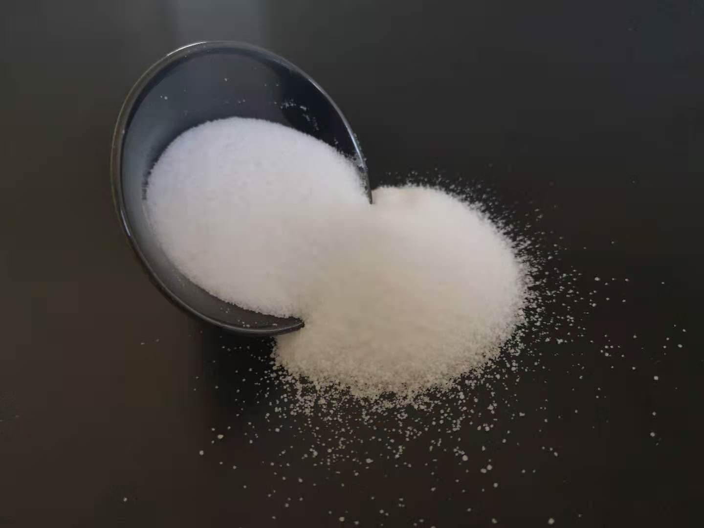 High Quality JIUCHONG Ammonium Chloride 99%min ISO Certified Industrial Fertilizer Agricultural Grade Powder NH4Cl 25 Tons MOQ