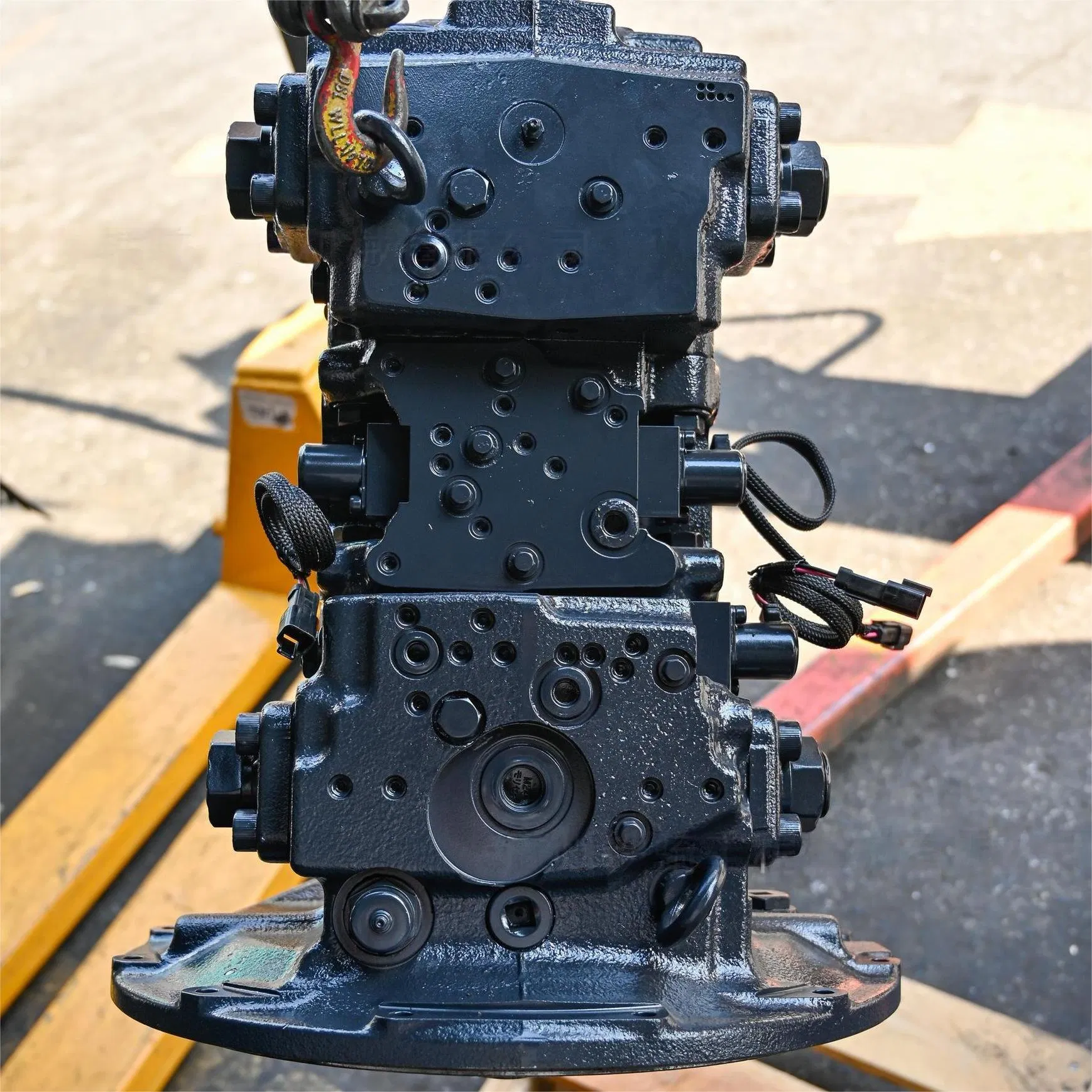 Komatsu PC200 220 240-8mo Hydraulic Pump Assembly 708-2L-00400 Main Pump Original Excavator