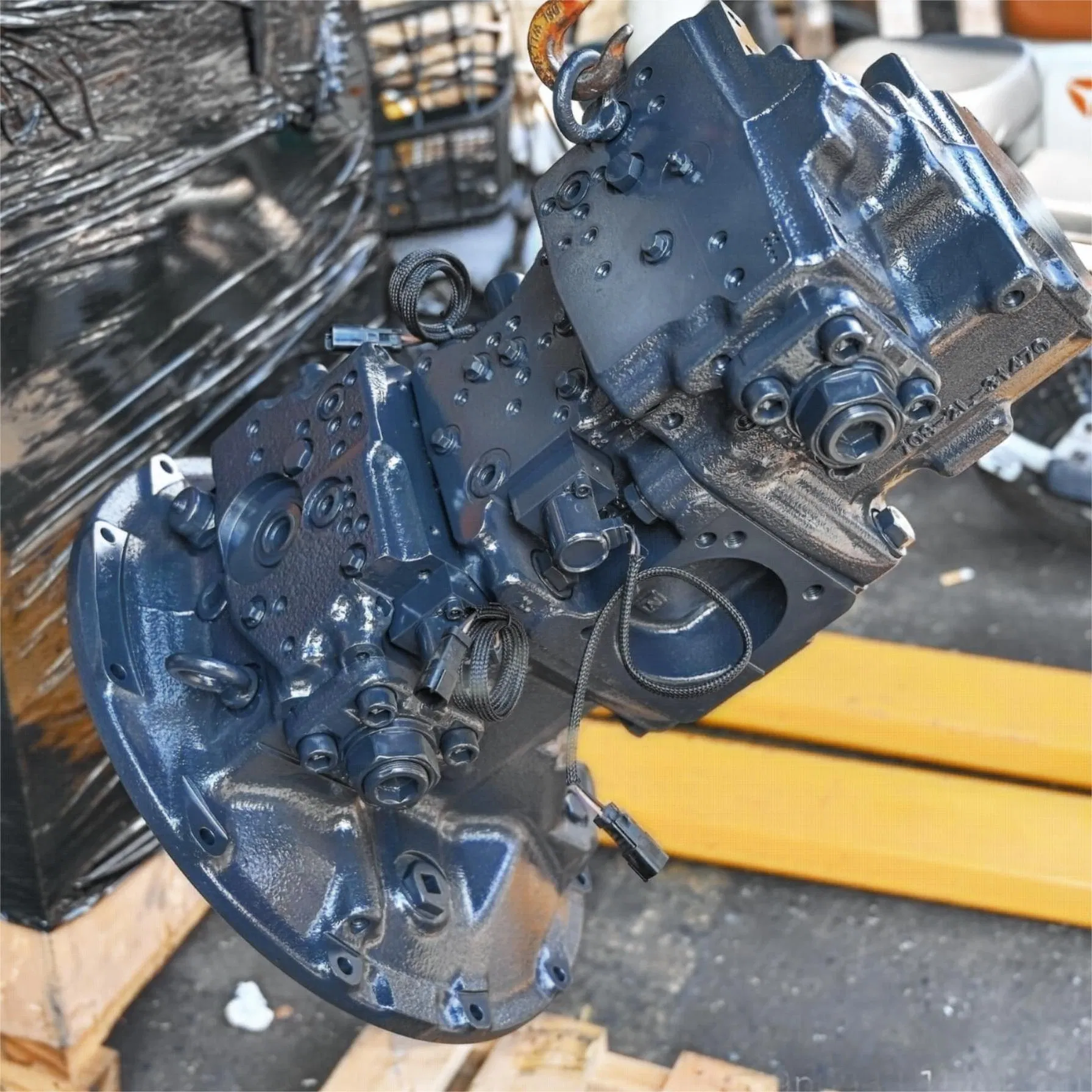 Komatsu PC200 220 240-8mo Hydraulic Pump Assembly 708-2L-00400 Main Pump Original Excavator