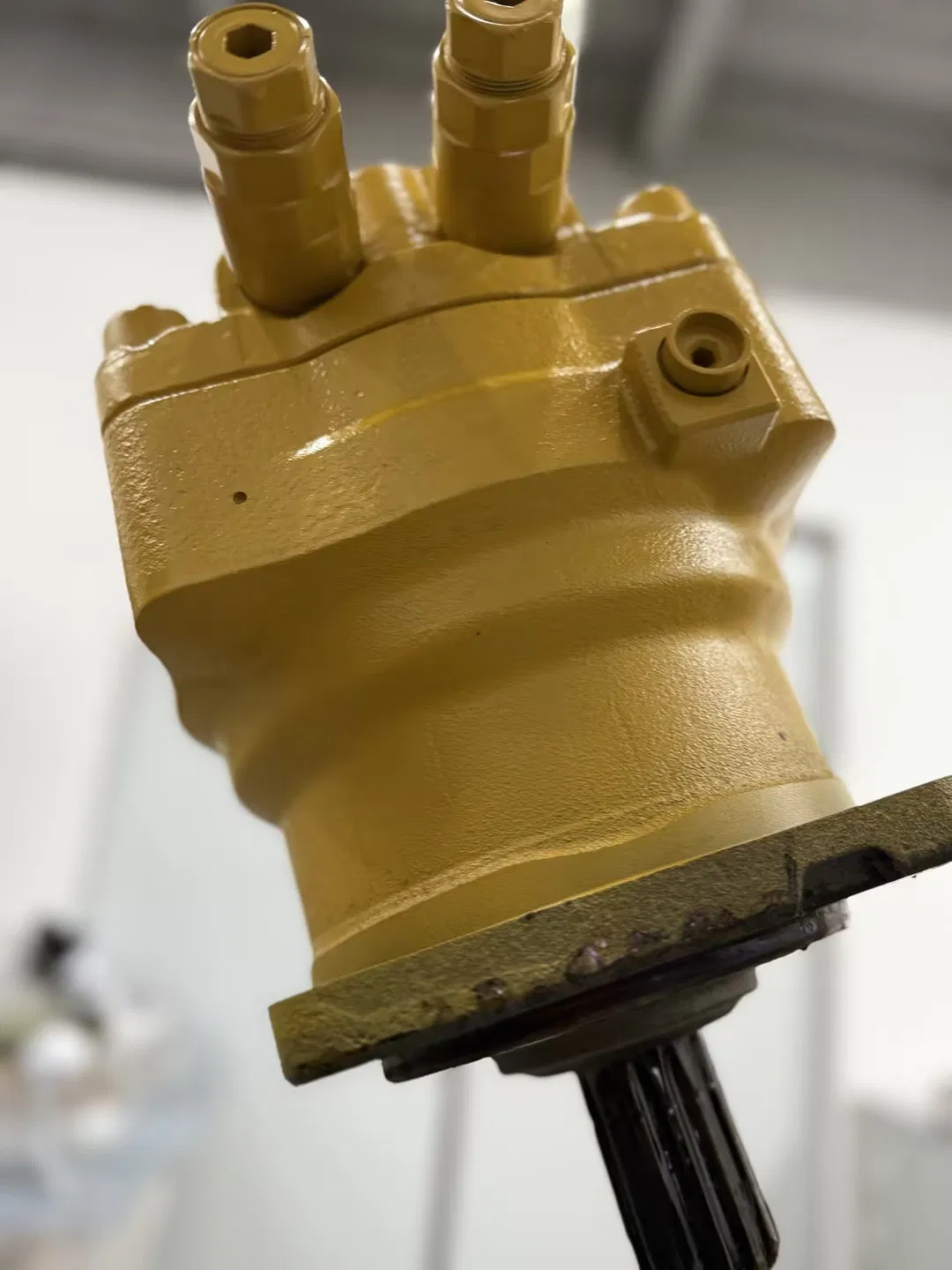 Caterpillar Hydraulic Motor 482-6394 179-9775 334-9971 Piston Motor Hydraulic Swing Motor for 330D2 330F 335F 329D 329E Hydraulic Excavator