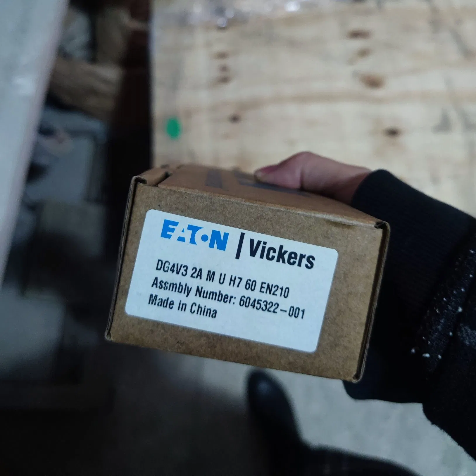 Eaton Vickers Hydraulic Solenoid Valve Dg4V3-2A-M-U-H7-60-En210 6045322-001