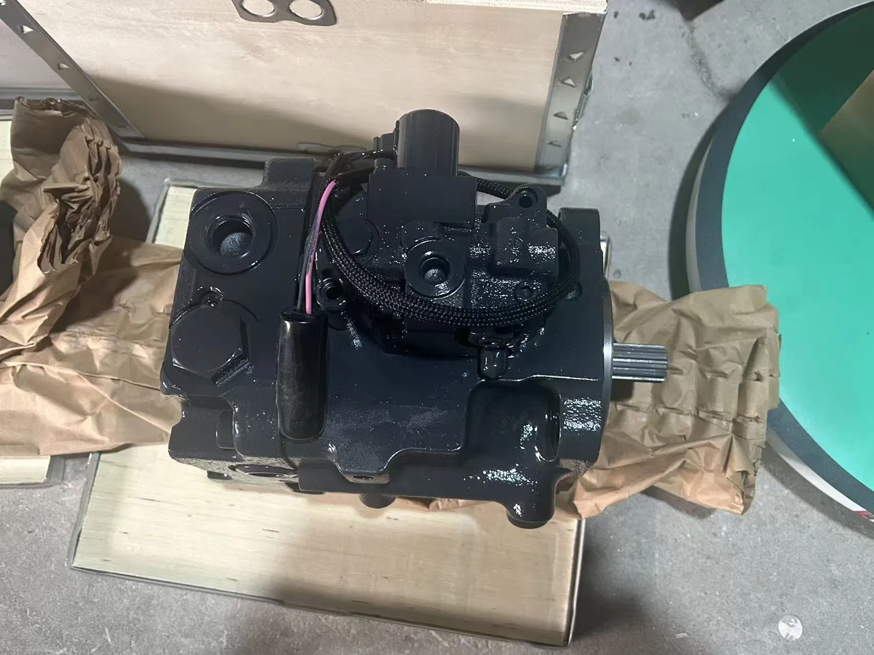 E. P. C. Hydraulic Tank Assembly with Advanced Piping System 56b-43-12401