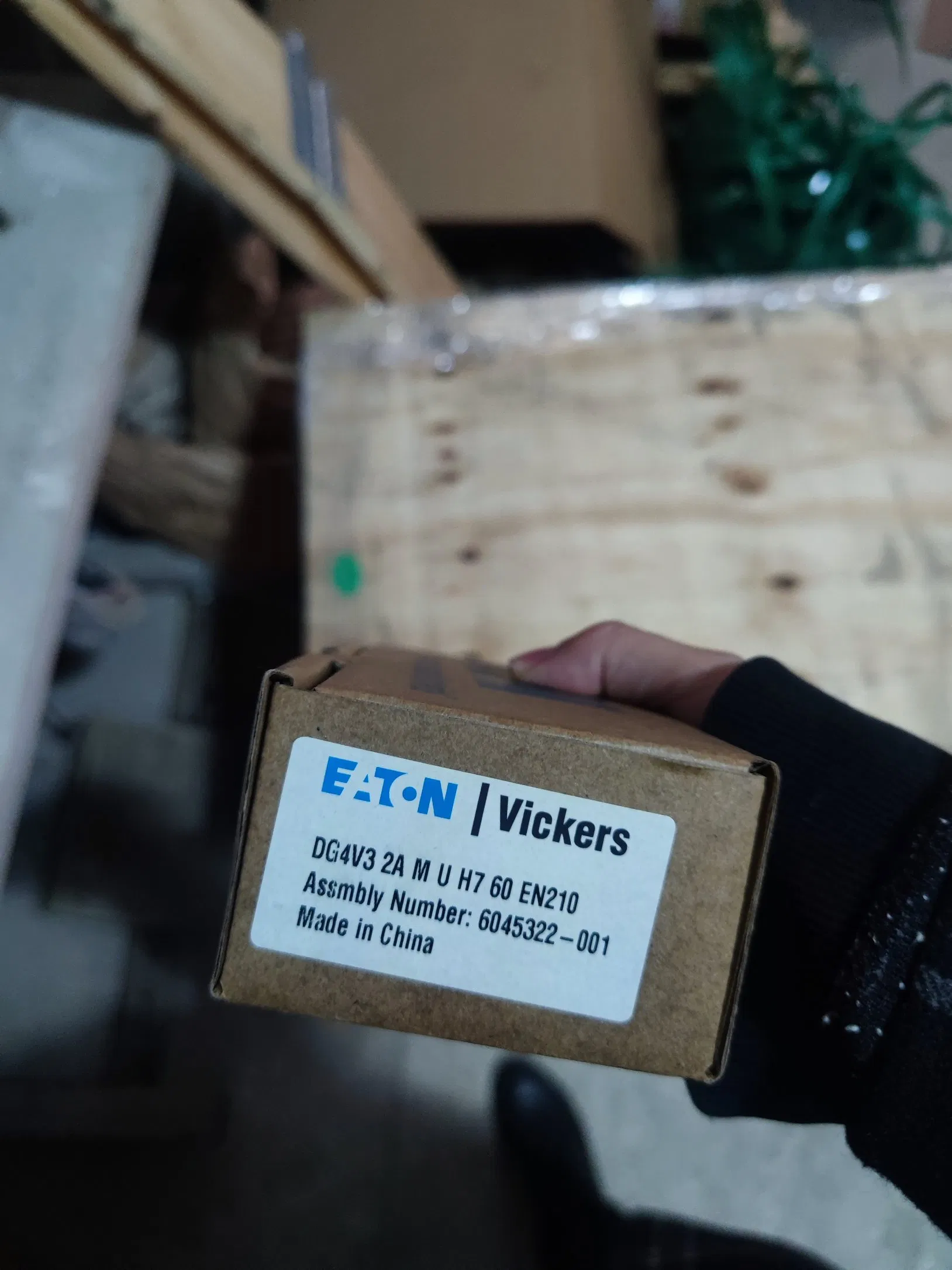 Eaton Vickers Hydraulic Solenoid Valve Dg4V3-2A-M-U-H7-60-En210 6045322-001