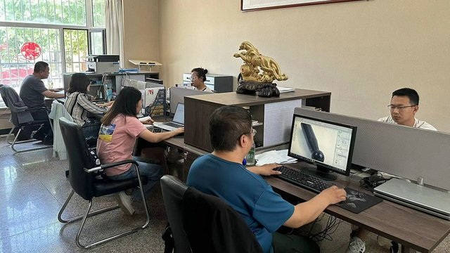 Purple Horn hydraulic components for industrial manufacturing plant application