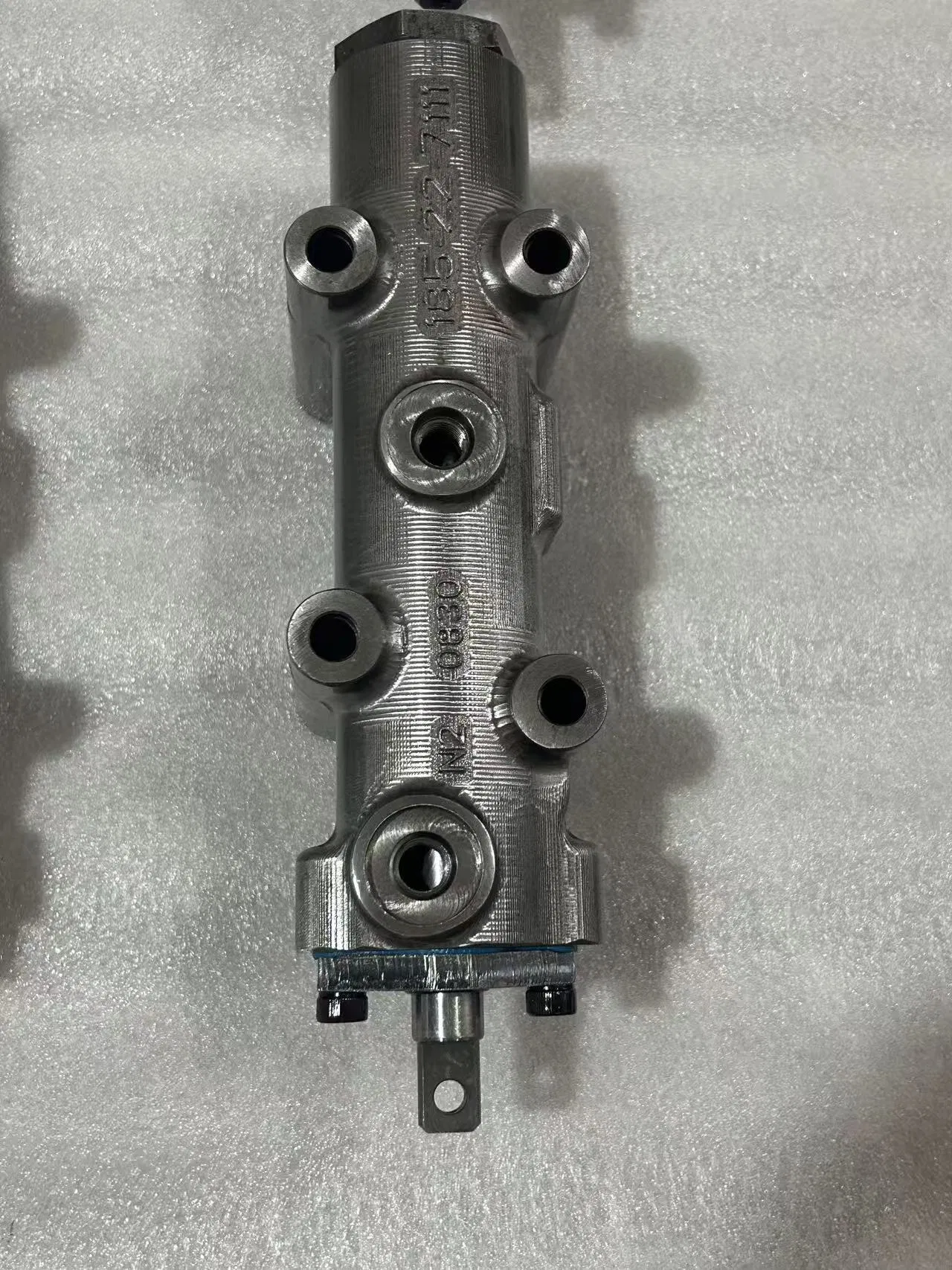 E. P. C. Hydraulic Tank Assembly with Advanced Piping System 56b-43-12401