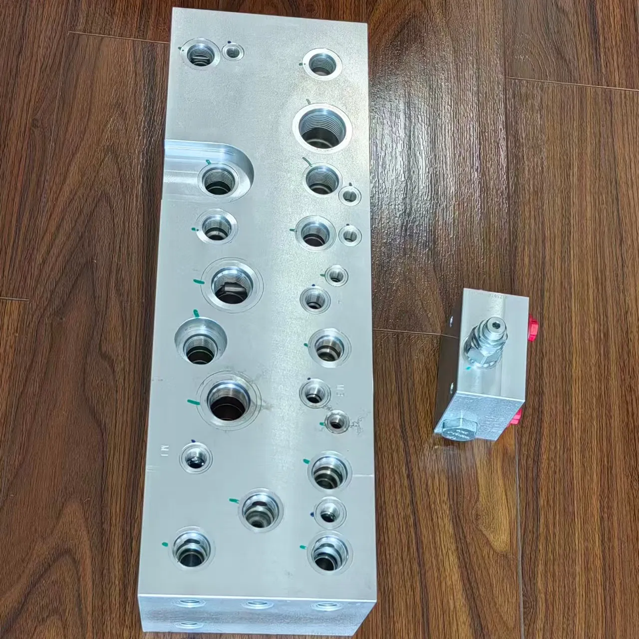 Compact Hydraulic Valve Assembly for High-Performance Machinery Hydraulic Systems