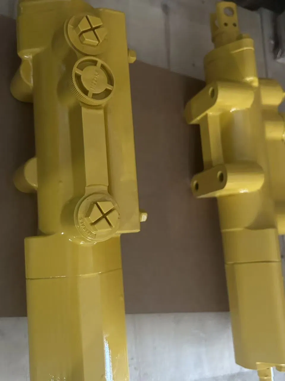 E. P. C. Hydraulic Tank Assembly with Advanced Piping System 56b-43-12401