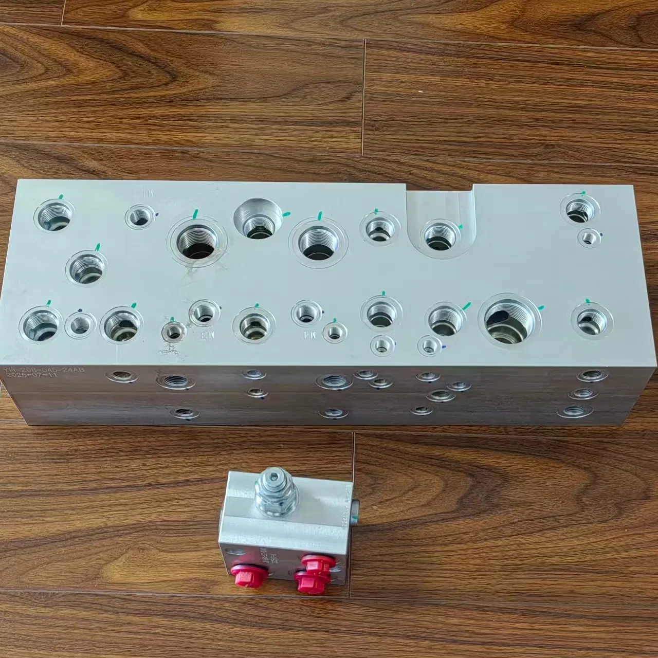 Compact Hydraulic Valve Assembly for High-Performance Machinery Hydraulic Systems