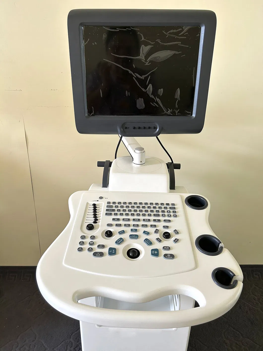 Detalle del equipo de ultrasonido
