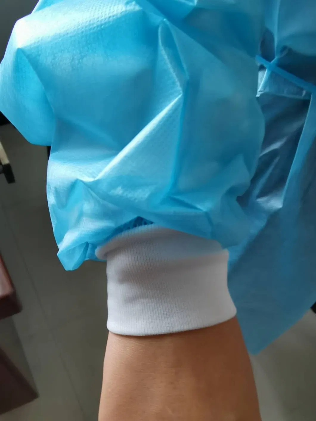 Protective Surgical Gown Details