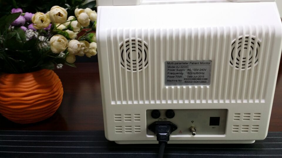 New 12 Inch Multi-Parameter Patient Monitor