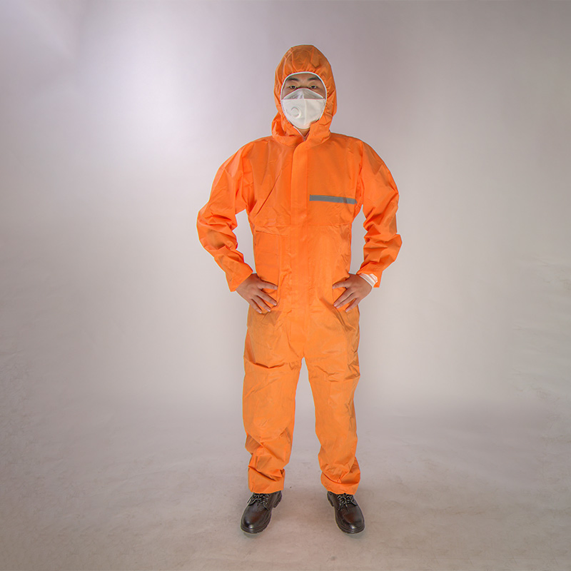 Disposable Gown Coveralls with Elastic Wrists Ankles and Hood Protective Protective Suit Clothes