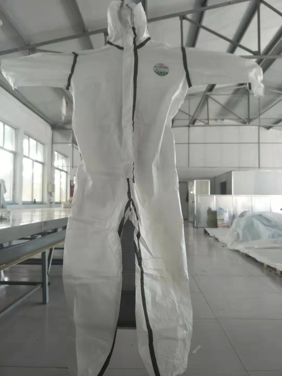 White Polypropylene Nonwoven Fabric Waterproof Safety Non Woven SMS Microporous Protection PPE Suit Disposable Suit Coverall