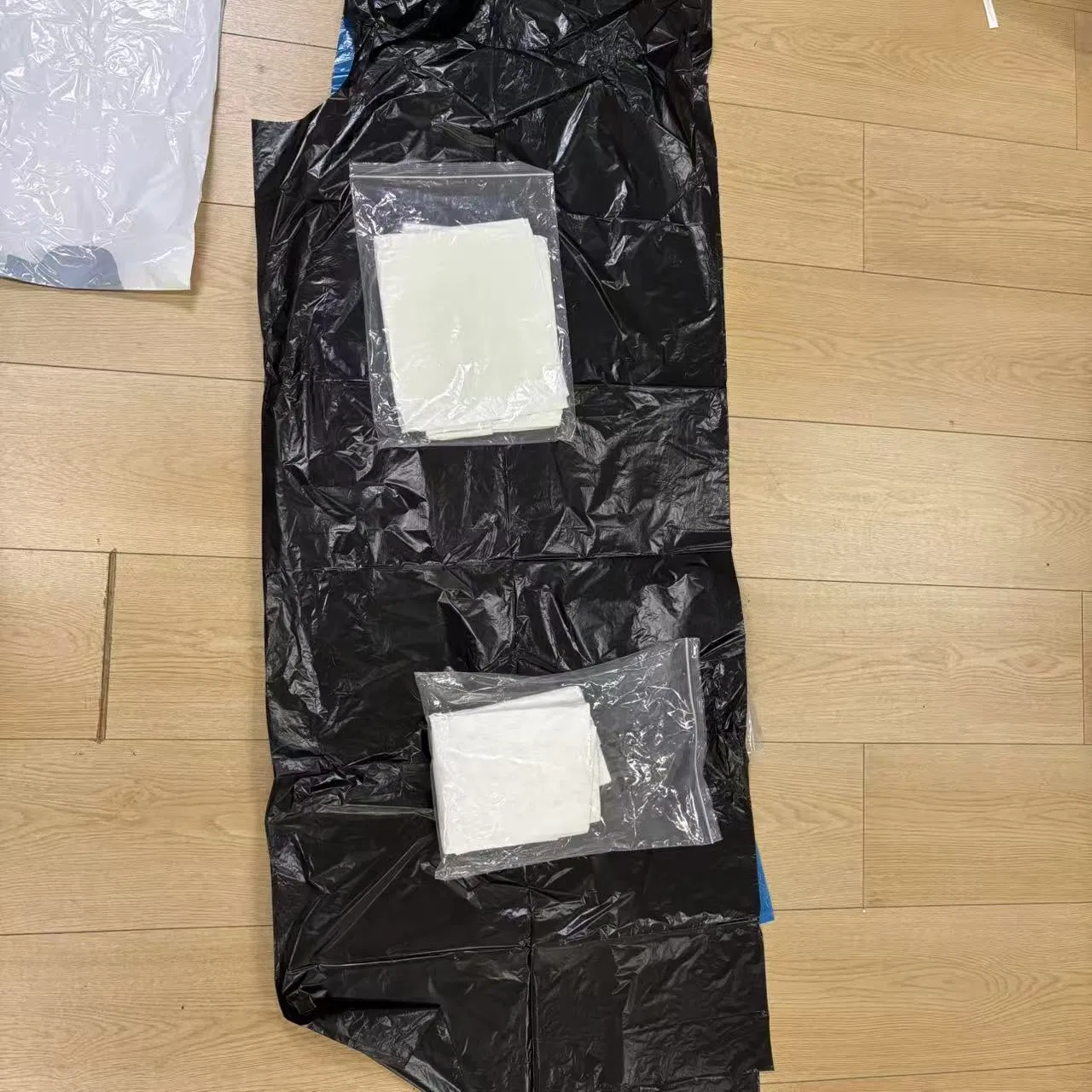 Disposable PE Apron for Working Haircut Waterproof