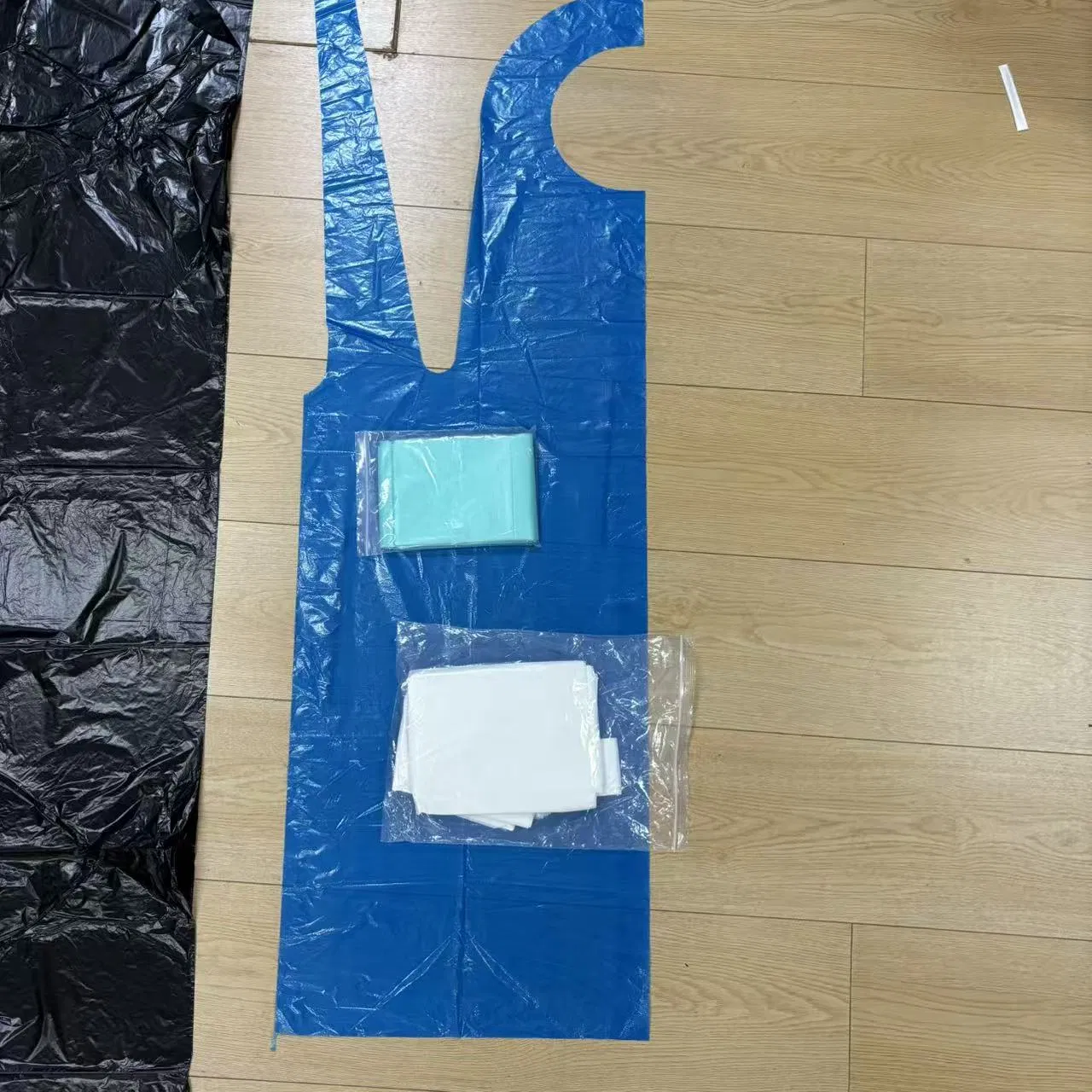 Disposable PE Apron for Working Haircut Waterproof